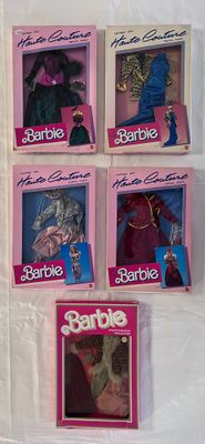MATTEL – Collection « Haute Couture », lot de 5 tenue pour Barbie sous - Photo 1