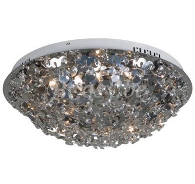 gros plan d'un luminaire sur fond blanc