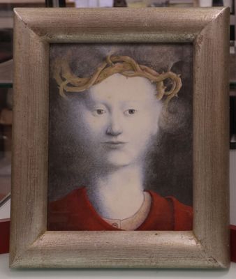 une photo d'un tableau représentant une femme coiffée d'une couronne
