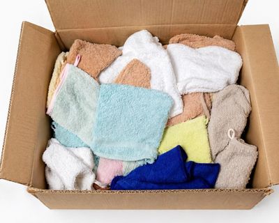 Lot de 60 gants de toilettes neuf