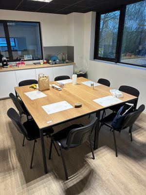 Lot de mobilier de bureau comprenant : - Photo 1