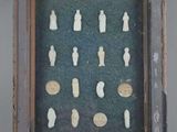 an image of a picture of a picture of a group of chess pieces
