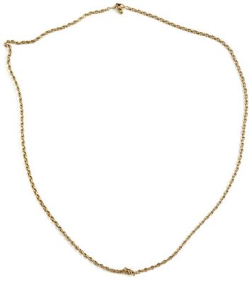 un collier à chaîne en or avec un pendentif en forme de cœur sur fond blanc
