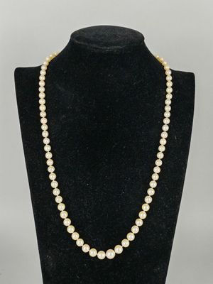 COLLIER de perles de culture. PB : 36gr.