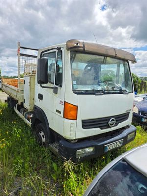 Véhicule NISSAN Atleon Non roulant, réparation sur les injec…