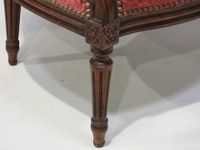 Bergère en bois mouluré et sculpté, le dossier oblong, les a… (photo 4)