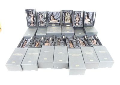 EDITION ATLAS Collections. Ensemble de 13 reproductions en b…