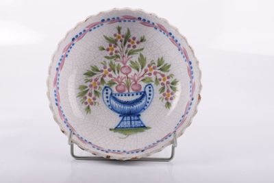 Plat creux en faïence Diamètre : 23,5 cm