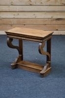 Console en bois teinté à montants antérieurs en console ouvr…