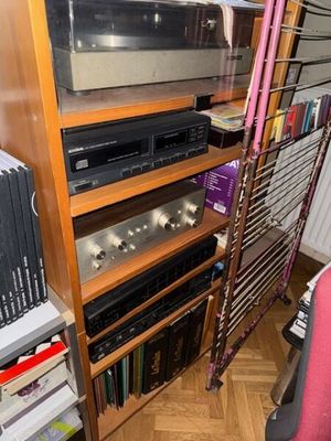 1 chaine hifi avec une platine biscotte + 1 lecteur de cd on…