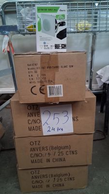 24 kits de spots encastrables TBT IP65 carrés blancs 50 W El…