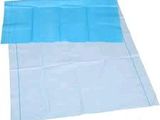 une image représentant une couverture bleue et blanche sur fond blanc