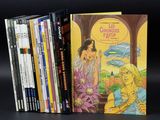 un grand nombre de livres posés sur une table