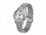 une photo d'une montre-bracelet pour femme avec un cadran blanc