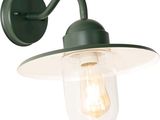 un gros plan d'une lampe fixée au mur
