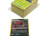 une pile de cartes posées les unes à côté des autres sur une table