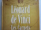 la couverture d'un livre sur laquelle figure le dessin du corps d'un homme