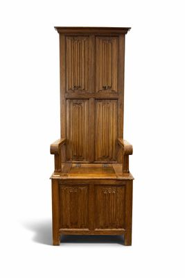 Epoque gothique et XIXe Chaise à haut dossier en chêne sculp…