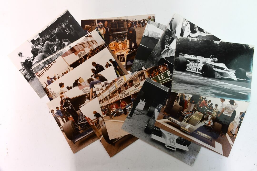 Réunion d'une quinzaine de photographies argentiques représe…