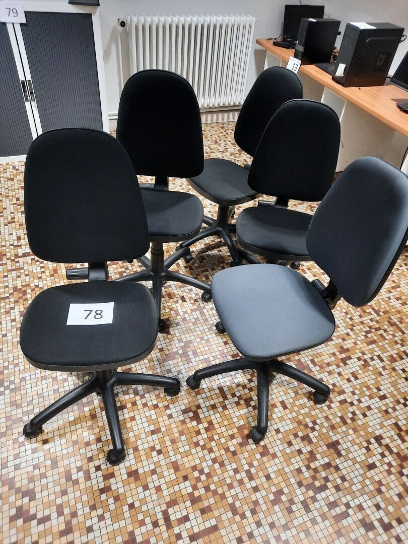 6 chaises dactylo tournantes, roulantes (dépareillées)