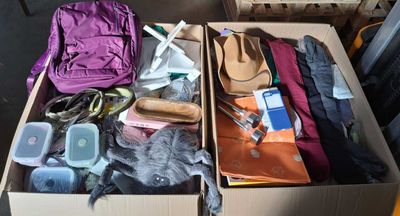 2 / 1 palette de 179 kg de mix (lampes solaires, sac à… - Photo 1