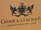 the box is open and ready to be packed with the contents