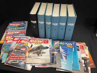 un grand nombre de livres posés sur une table