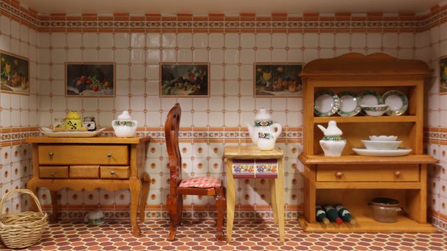 Diorama. Composition miniature, dans une vitrine en bois, vitre e...