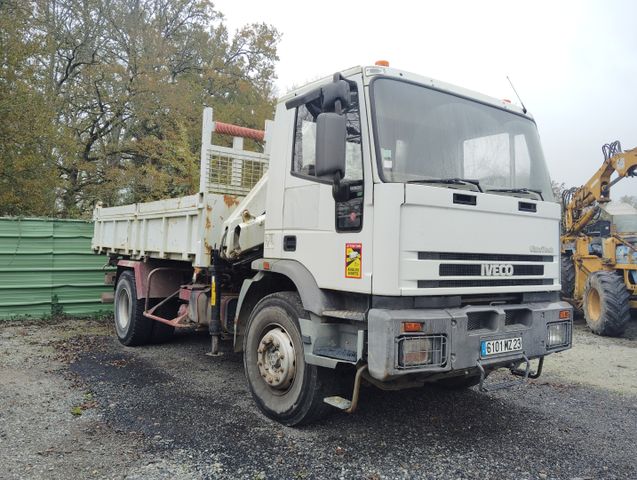 Véhicule poids lourd IVECO immatriculé 6101 MZ 23, 1ère mise en c...