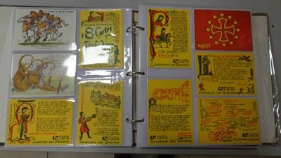 Album de 250 cartes postales : séries, puzzles, lutins.