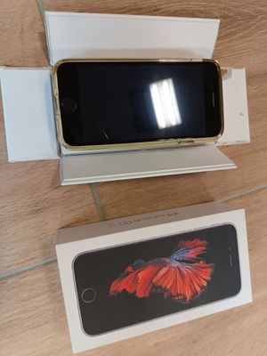 Smartphone APPLE IPhone 8. Écran fêlé Se trouve à l'hôtel de… - Photo 1