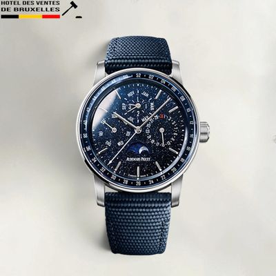 une photo d'une montre-bracelet avec un bracelet bleu