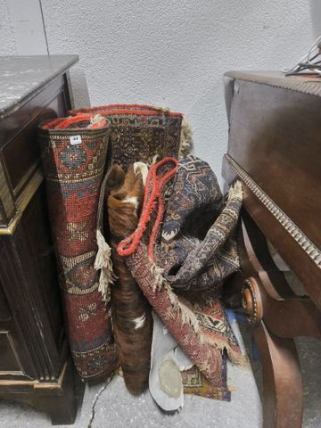 Lot de tapis divers. En l’état 