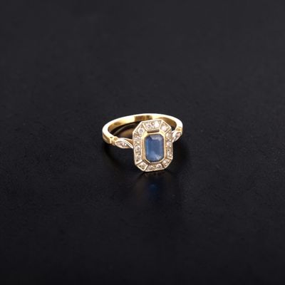 Bague en or 18k (750e), ornée d'un saphir rectangulaire à pa… - Photo 1