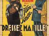 une vieille affiche de cinéma représentant un homme en manteau de fourrure et une femme en manteau de fourrure