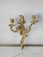 PAIRE D'APPLIQUES à trois bras de lumière en bronze ciselé e… (photo 2)