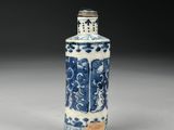 chinese blue and white porcelain bottle with a design of flowers and birds