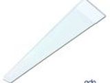 un gros plan d'un luminaire blanc sur fond blanc