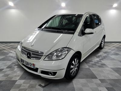 une photo d'une Mercedes-Benz blanche, Benz, Benz, Benz, Benz, Benz, Benz, Benz, Benz, Benz, Benz, Benz, Benz