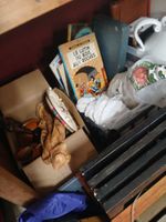 VENTE VOL : 4 cartons de bibelots, lampes, vaisselle, pendul… (photo 4)