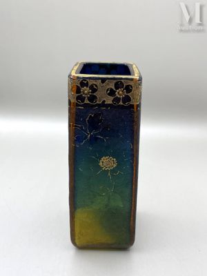 Dans le goût de Josef Riedel Petit vase soliflore quadrangul… - Photo 1