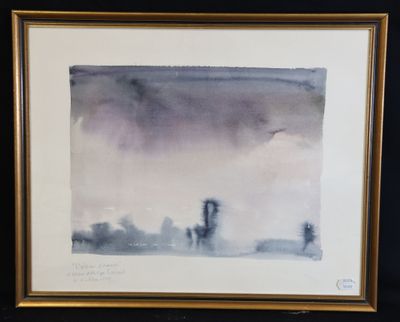 une image représentant une aquarelle d'arbres dans un paysage brumeux