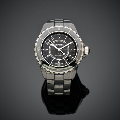 CHANEL "J12".