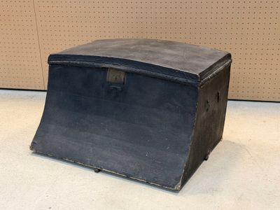 Malle de coffre de voiture ancienne.