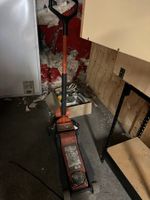 Sur désignation à 69100 VILLEURBANNE: 2 Crics de levage, pet… (photo 4)