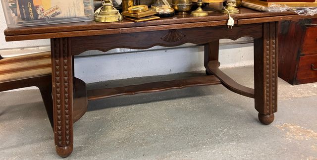 Table à entretoise et rallonges à l’italienne H : 76 x 160 x 100....
