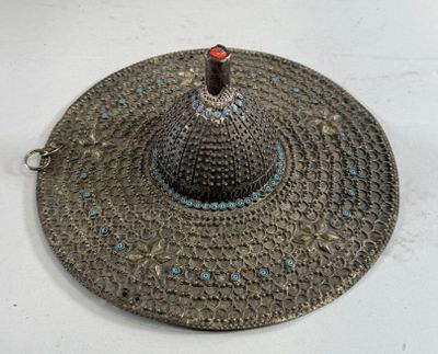 IRAK / KURDE - Coiffe de mariée en métal ciselé avec incrust…