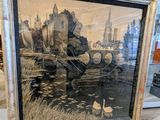 une photo d'une photo représentant un bateau sur une rivière, avec un château en arrière-plan