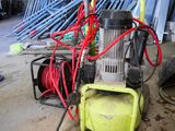 a picture of a machine that is sitting in a garage