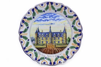 NEVERS - MAREST FRERES (1895-1908) Assiette de forme chantou…